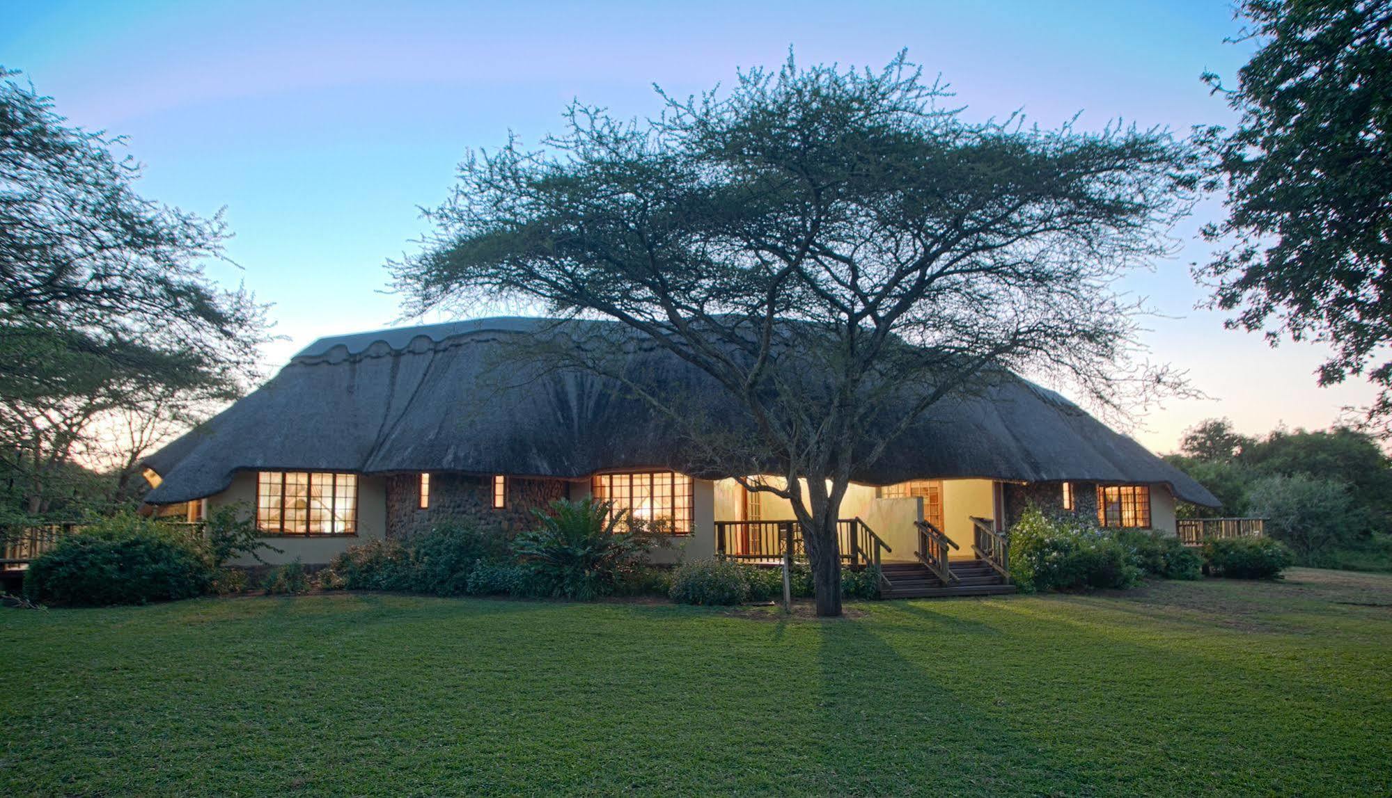 Rhino River Lodge Manyoni Private Game Reserve ภายนอก รูปภาพ